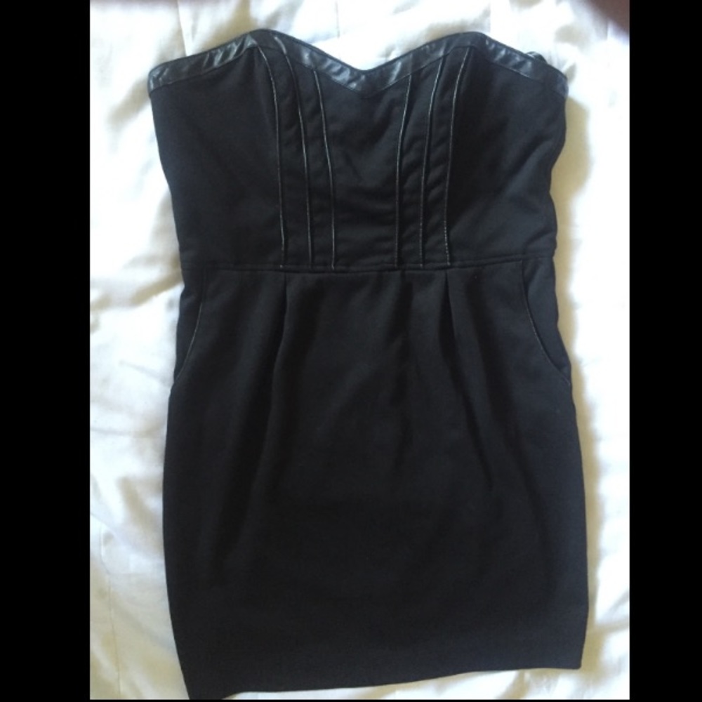 Charlotte Russe Black strapless dress w/pockets